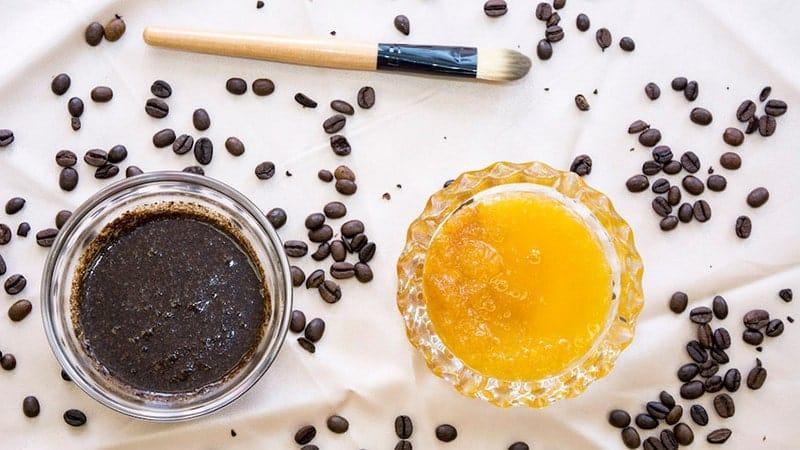 Cách tẩy tế bào chết môi từ cà phê và mật ong