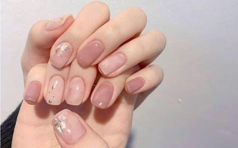 Sơn móng tay màu pastel