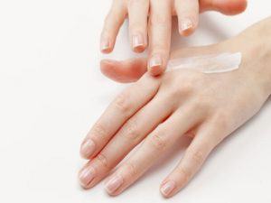Cách lựa chọn kem dưỡng da tay phù hợp