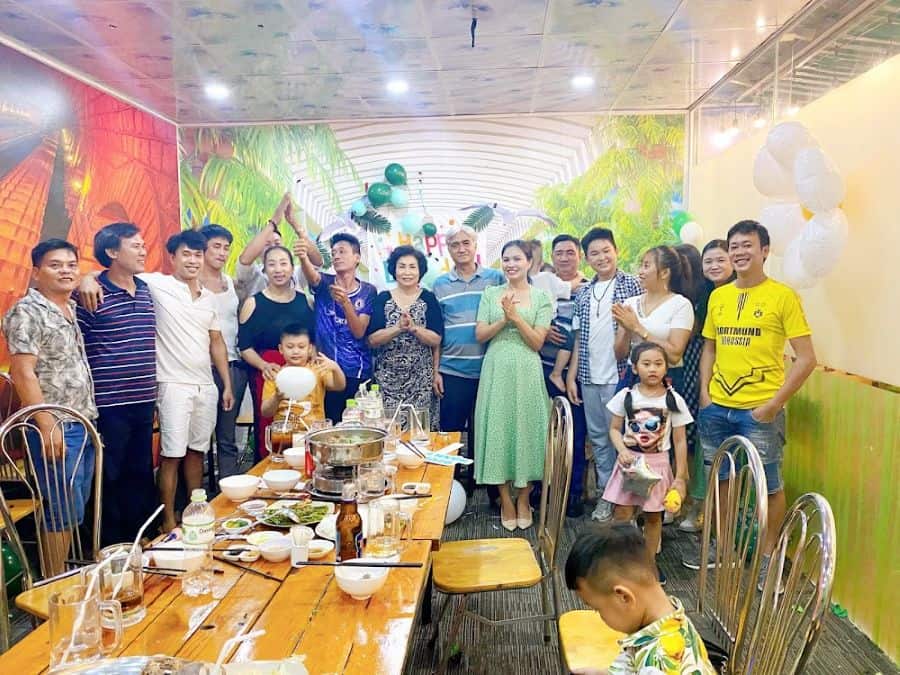 Không gian tại quán nhậu 63 nhỏ và khá chật