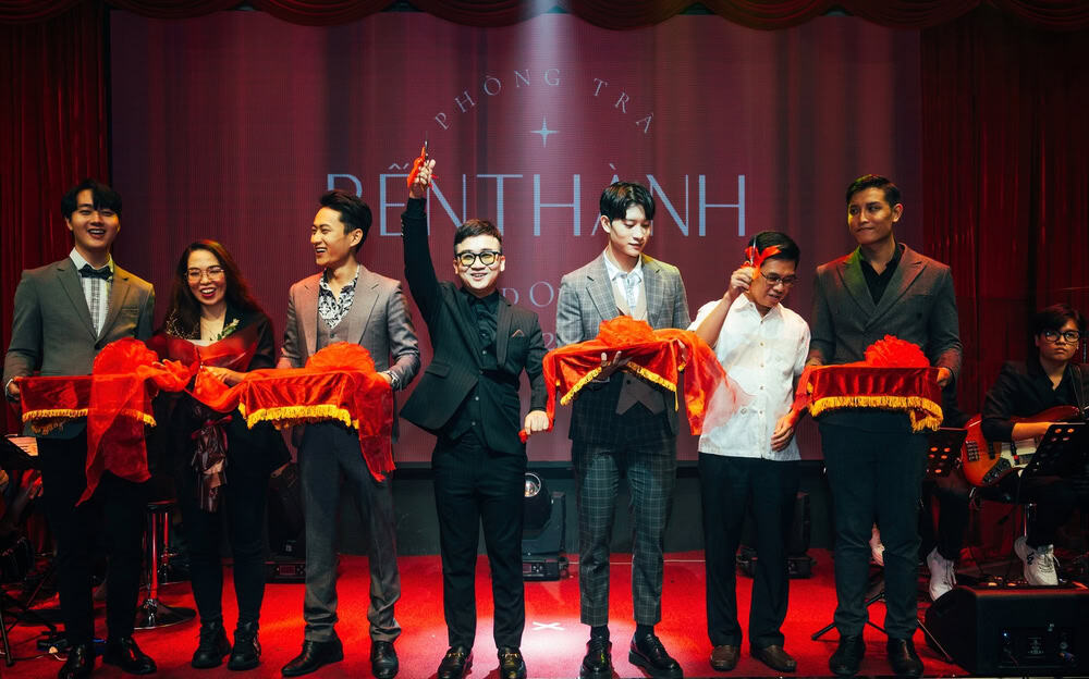 Tuy là phòng trà mới song đã thành công ghi dấu ấn với dàn nghệ sĩ chất lượng